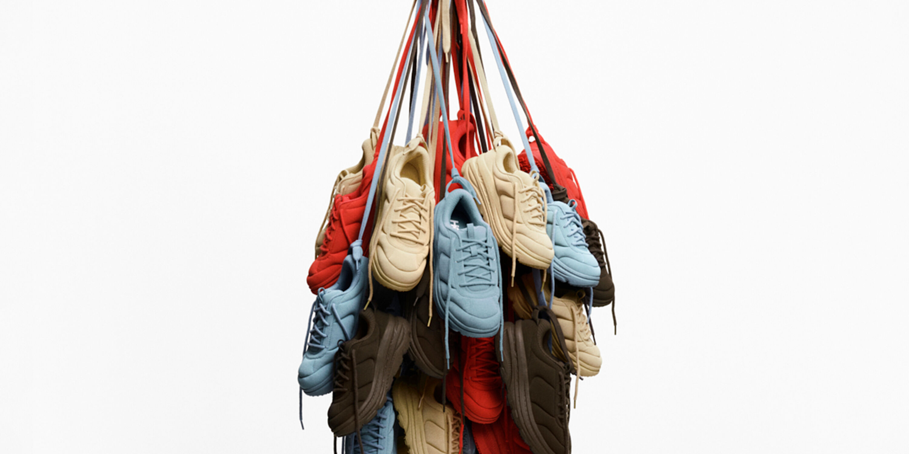 01_DESK_HOKA_PREACCESS_VIC.jpg?sw=3000