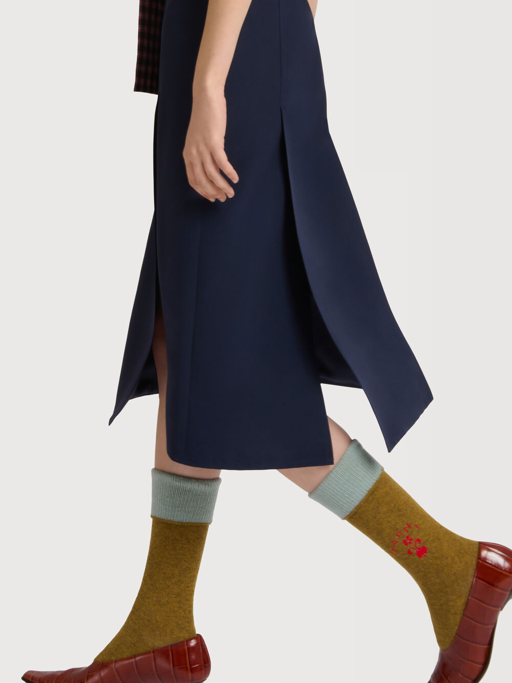 Deep blue techno wool skirt with pleats