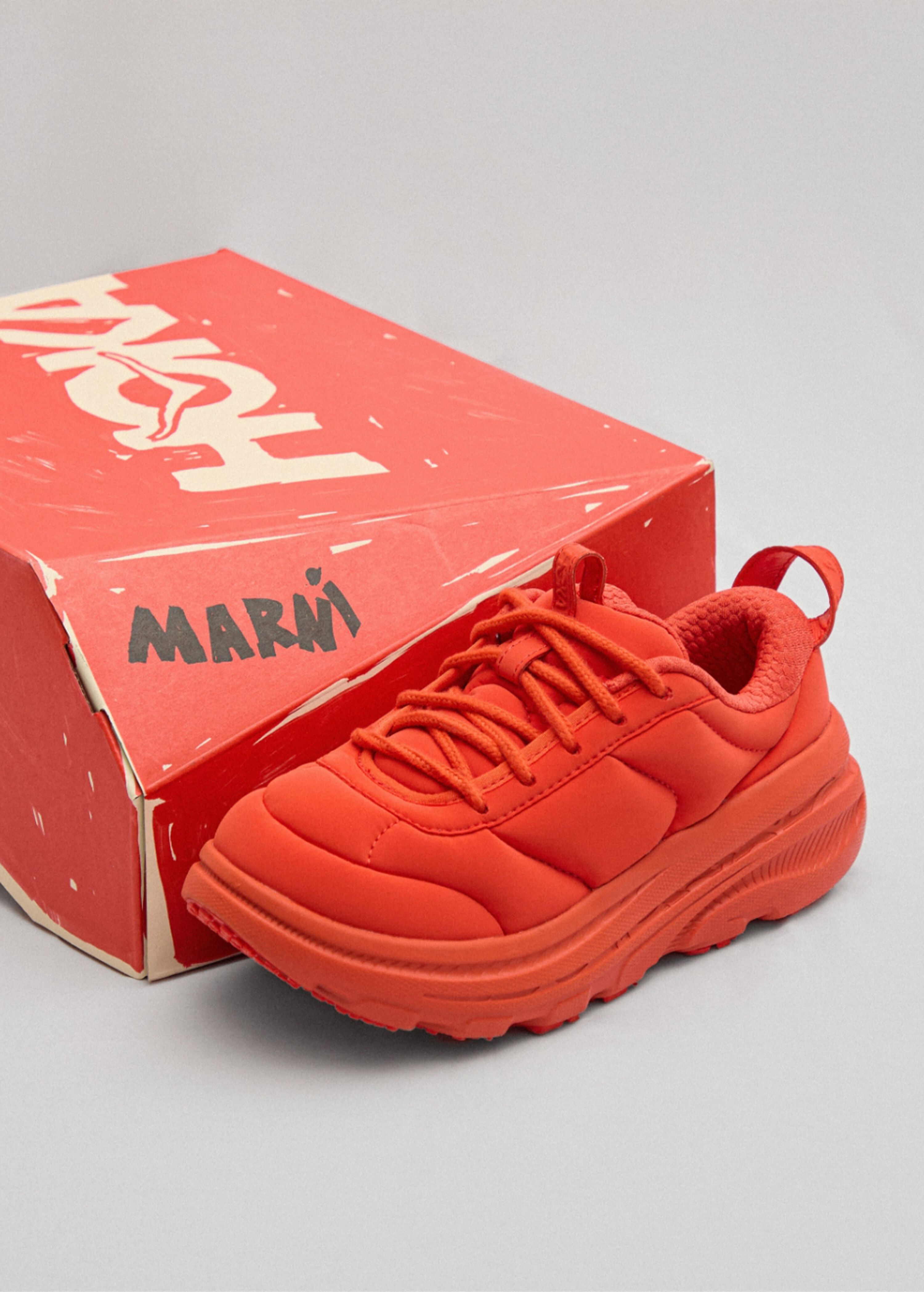 03_HOKA_LP_DESK+MOB_REVEAL.jpg?sw=3000