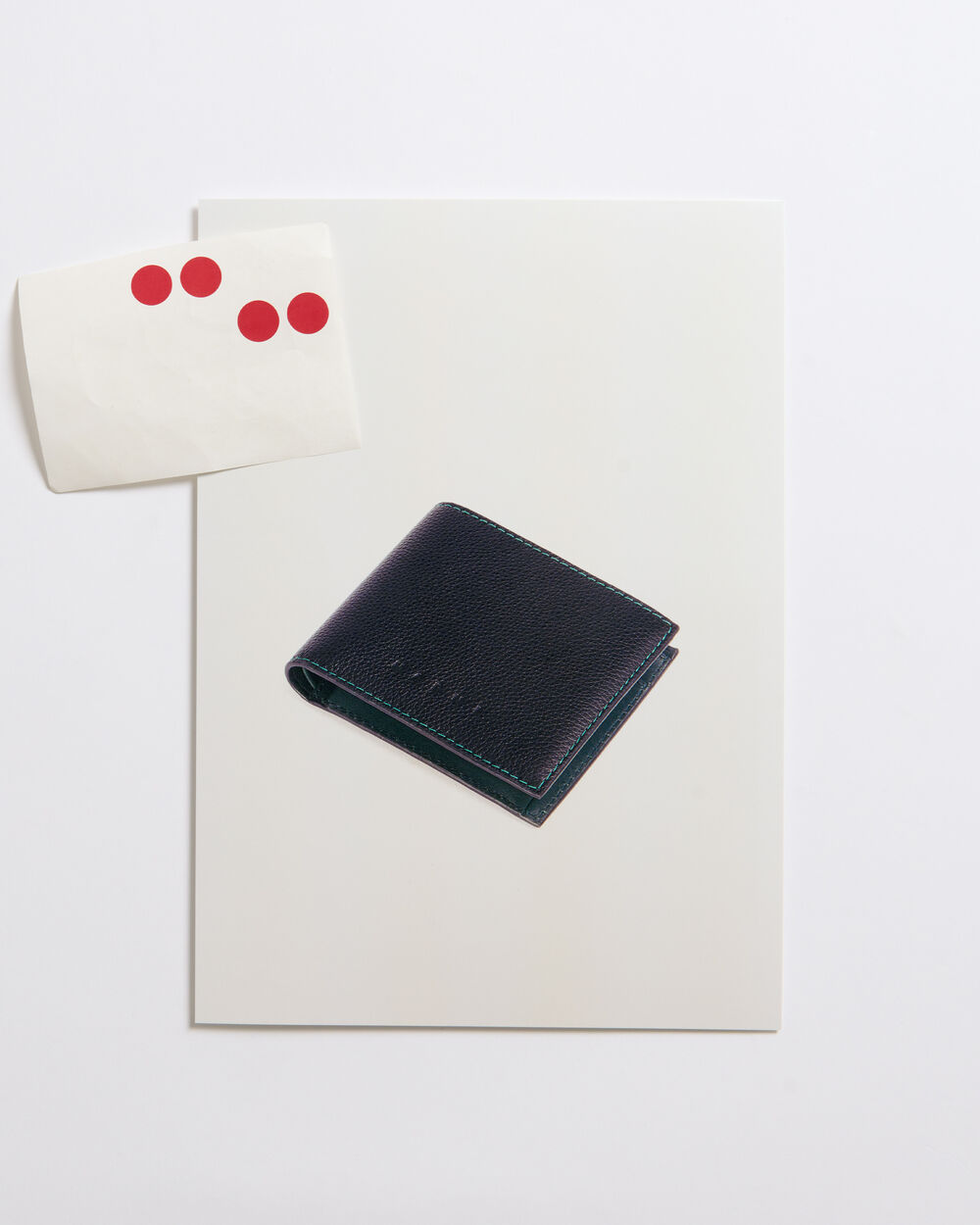 コントラストステッチのブラックのMarniレザーウォレット