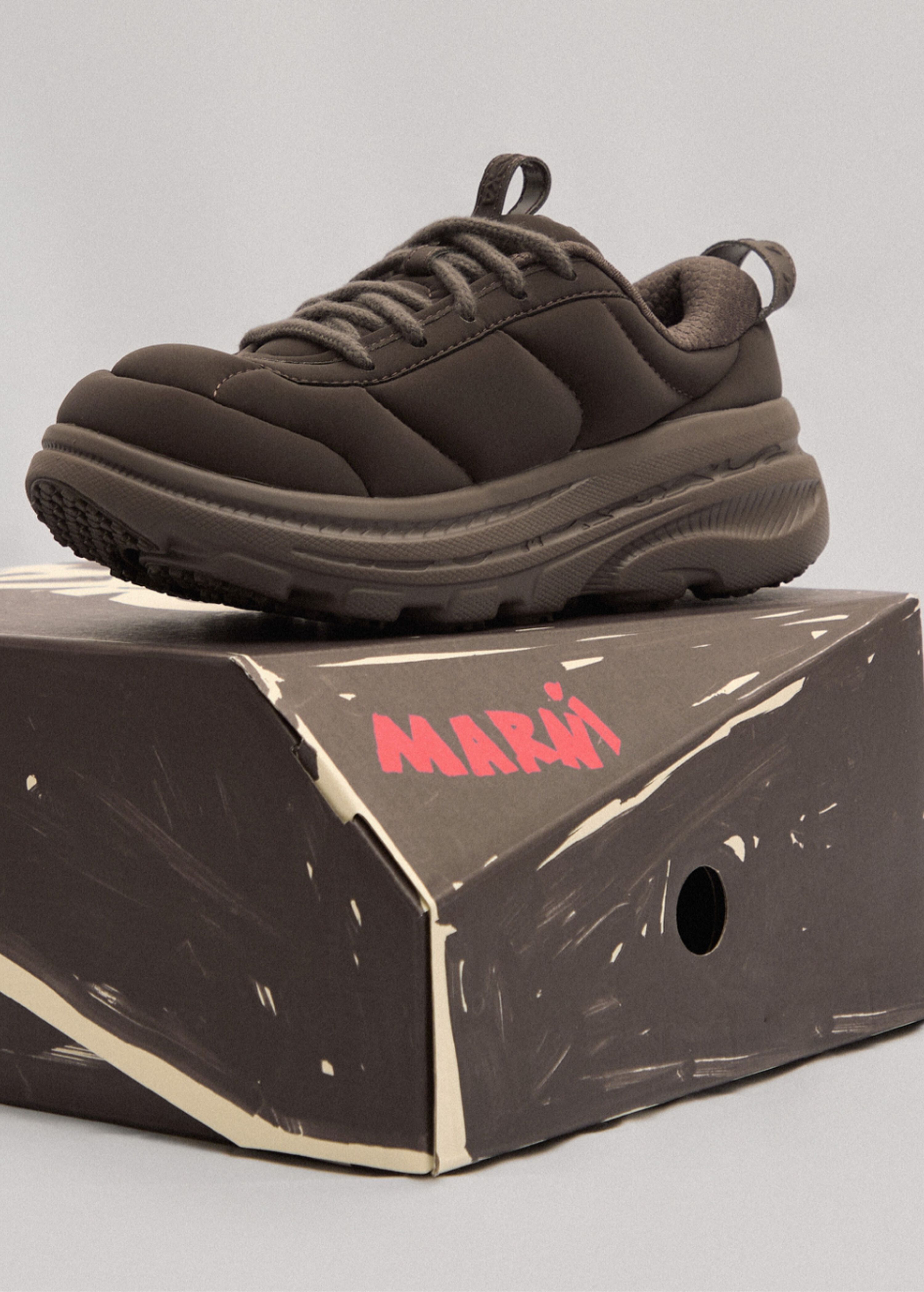 02_HOKA_LP_DESK+MOB_REVEAL.jpg?sw=3000