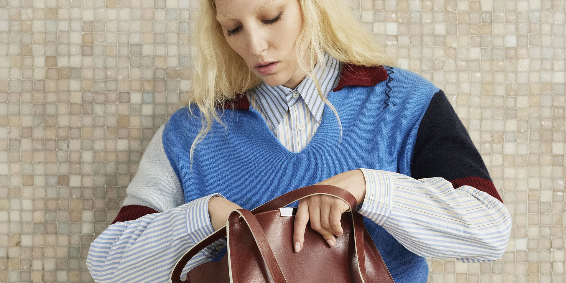 【新品・未使用】マルニ♡ フラワー　ビジュー　サンダル　ブラック MARNI - 【新品・未使用】マルニ♡ フラワー ビジュー サンダル