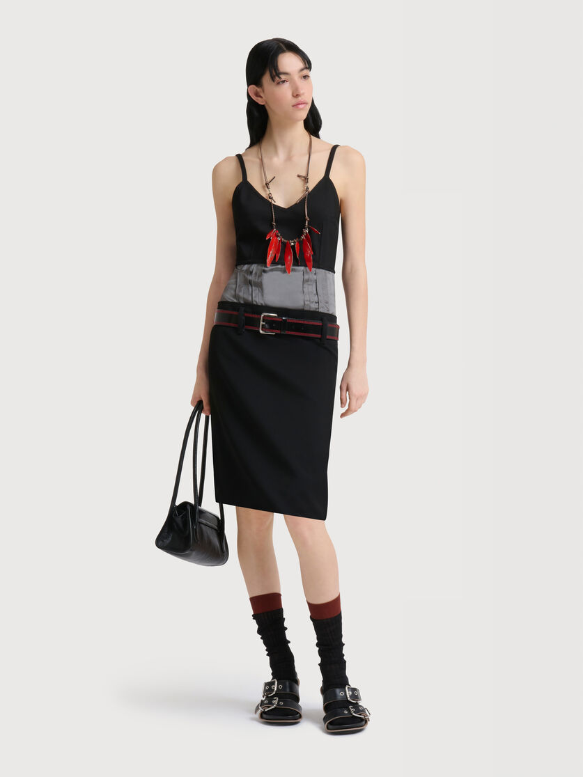 Black wool dress with satin waist, Image 2