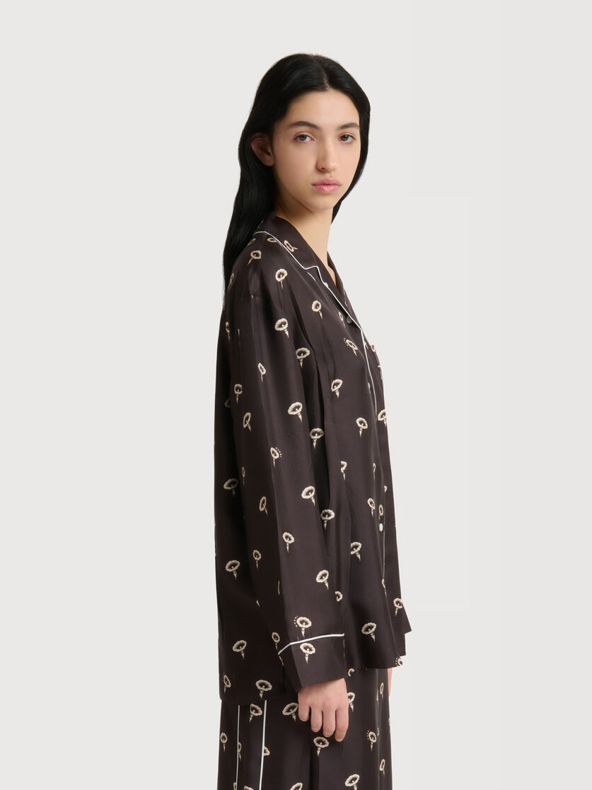Brown silk twill pyjama shirt with floral print, Image 3