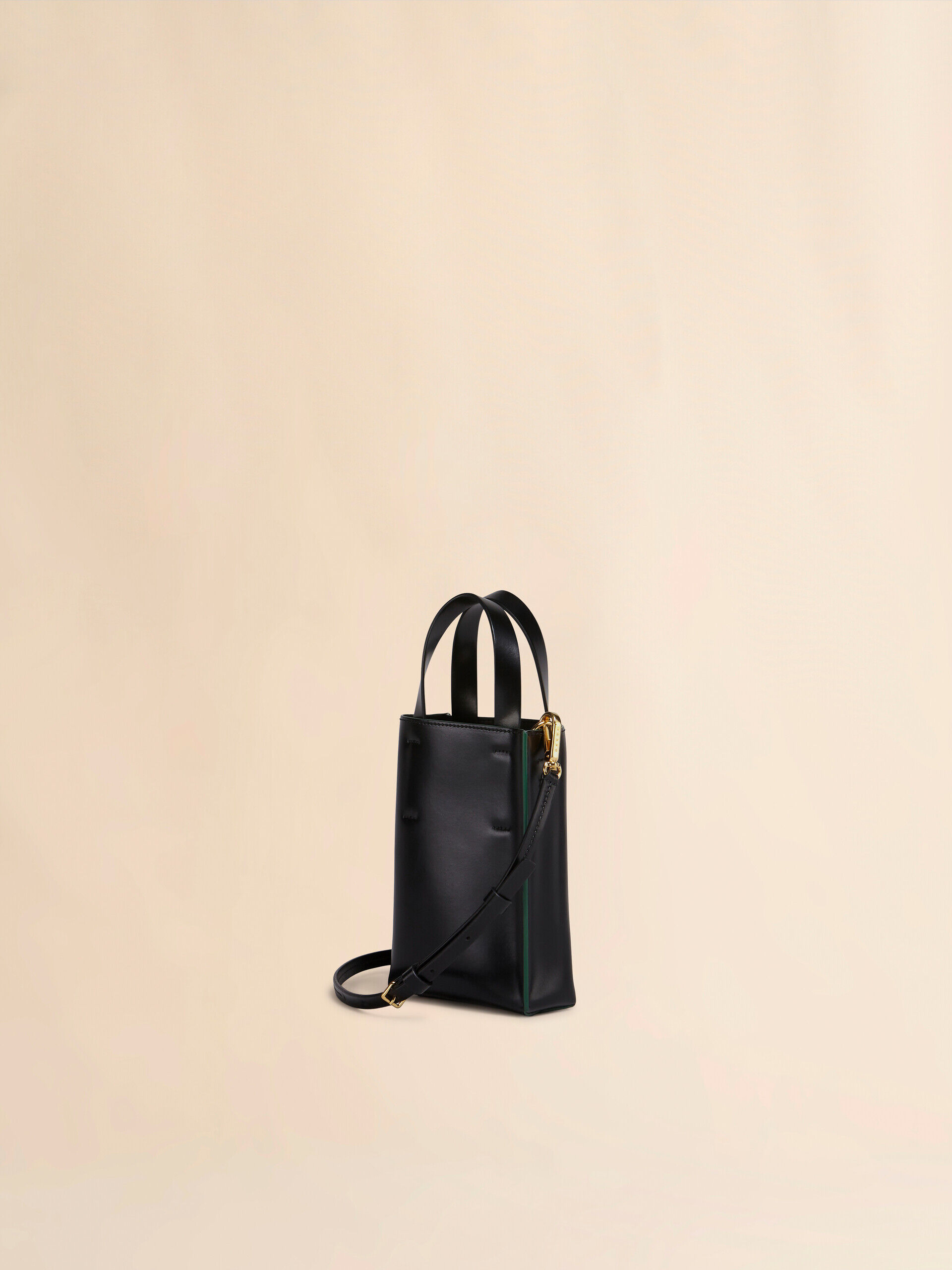 【MARNI】TOTE BAG MUSEO nano bag in black shiny leather | Marni
