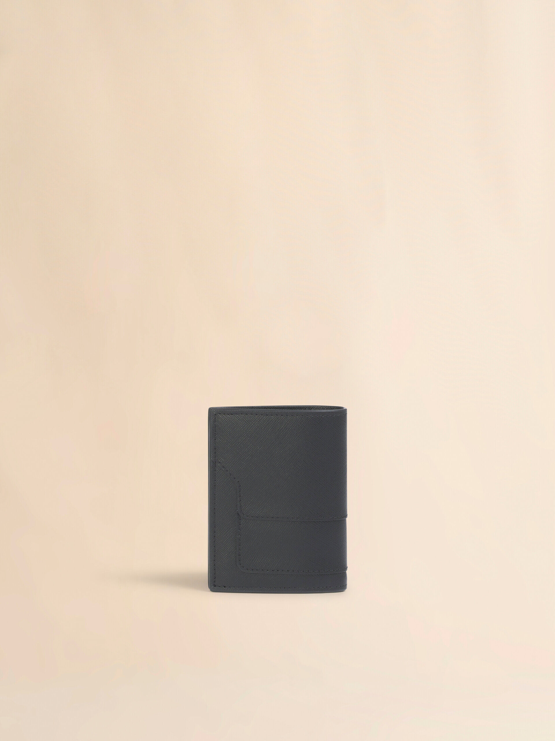 ブラック サフィアーノレザー二つ折りウォレット | Marni