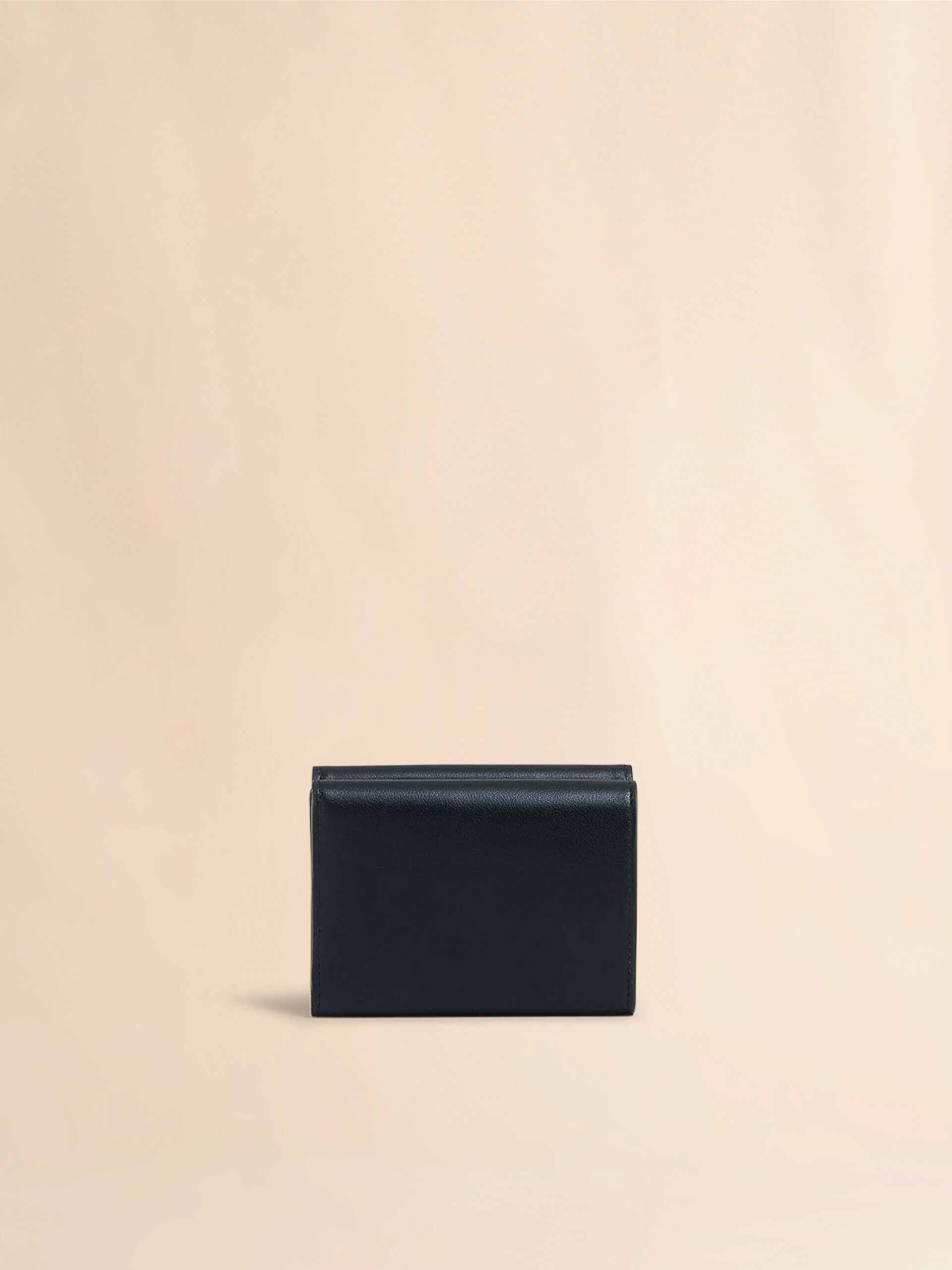 Black leather trifold wallet with raised Marni logo | Marni