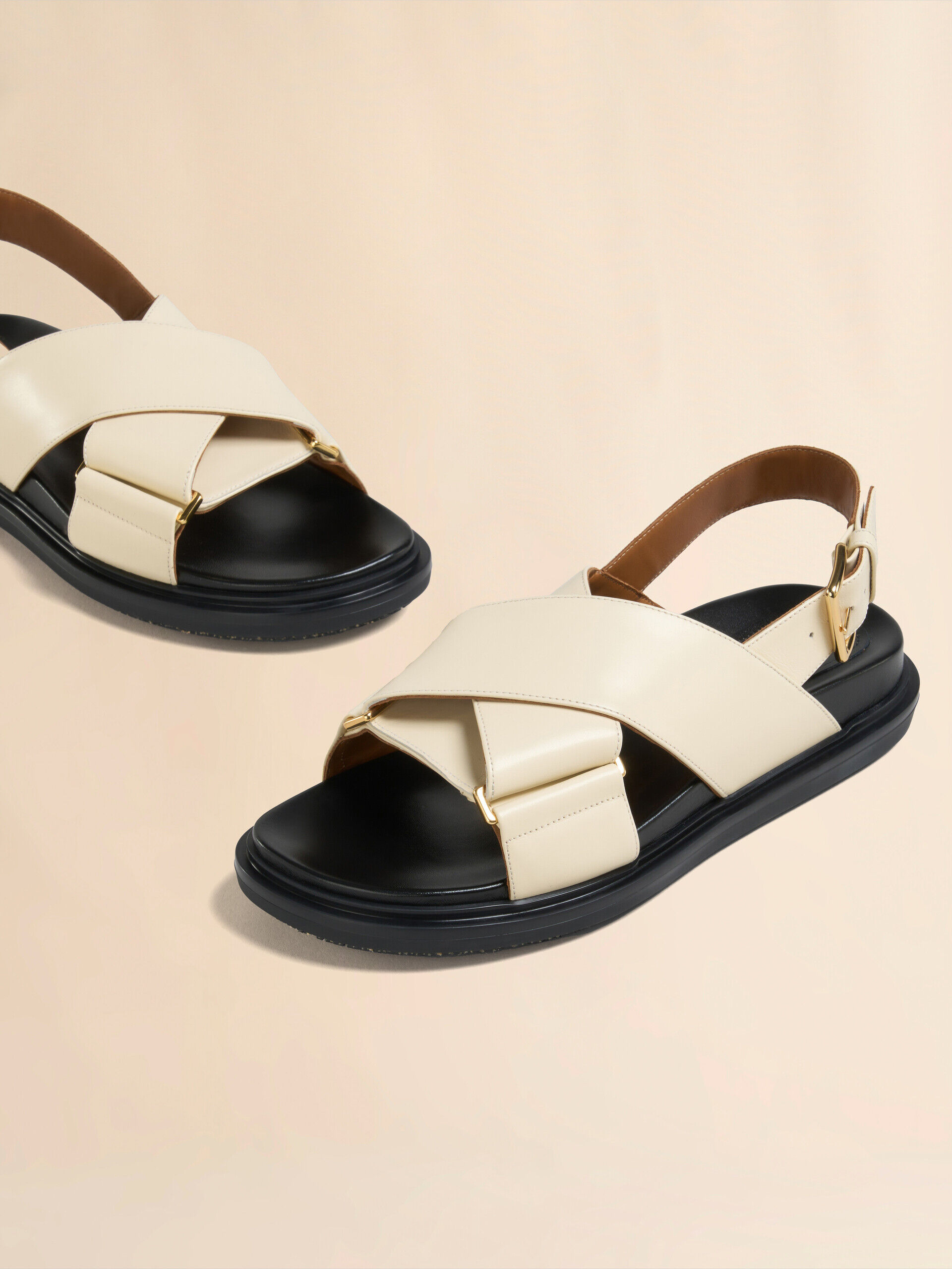 【MARNI】関税込☆メタリック ラフィア フスベット サンダル ブラウン レザー製クリスクロスサンダル | Marni