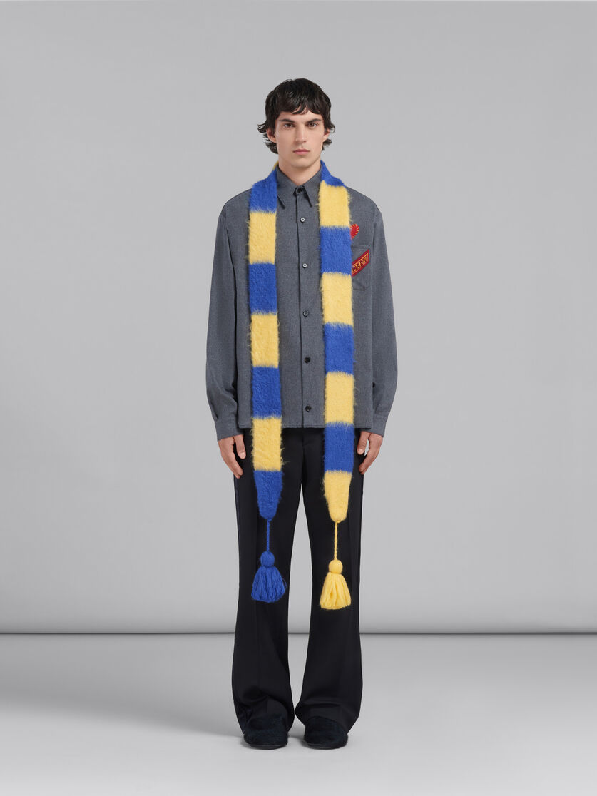 Bufanda de mohair a rayas azules y amarillas - Bufandas - Image 2