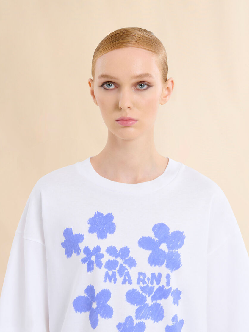 White cotton T-shirt with Daisy Garden print - T-shirts - Image 4
