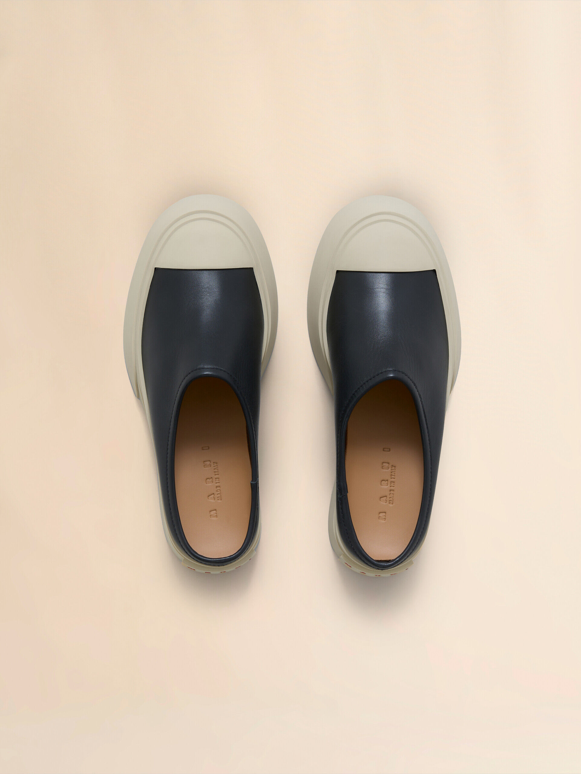 ブラック レザー製 Pablo サボ | Marni