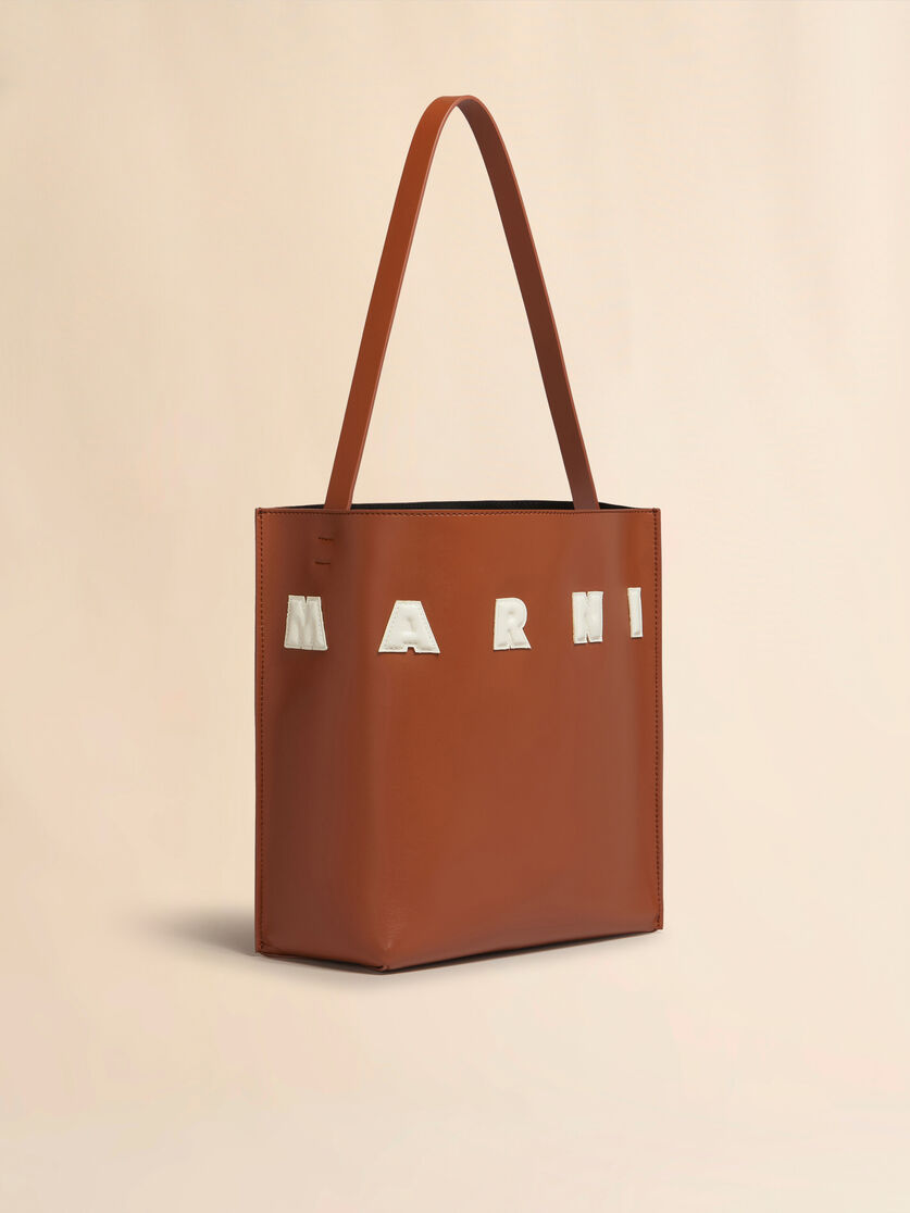 Borsa Hobo Museo Piccola in pelle bianca con applicazioni - Borse shopping - Image 6