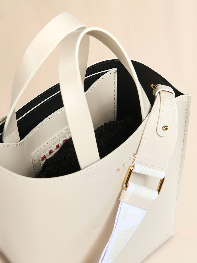 Museo Mini Bag in light blue leather - Shopping Bags - Image 3