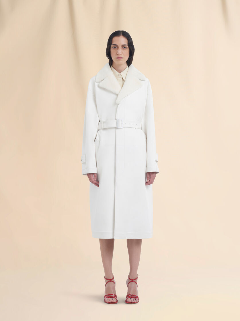 Abrigo de napa blanca con cuello de shearling - Abrigos - Image 2