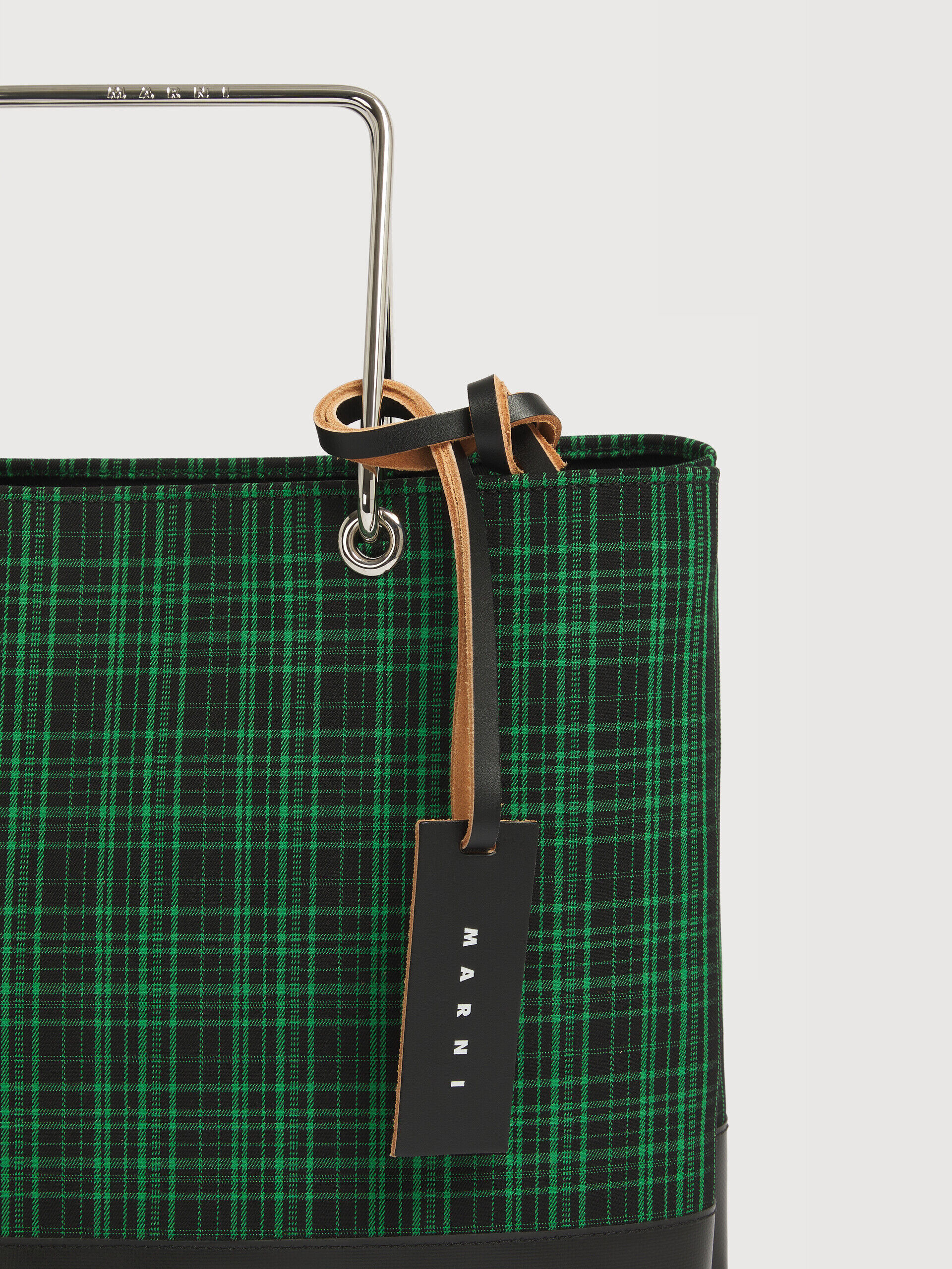 MARNI PORTER　チェック　ケース　グリーン Green checked twill shopper with metal handles | Marni