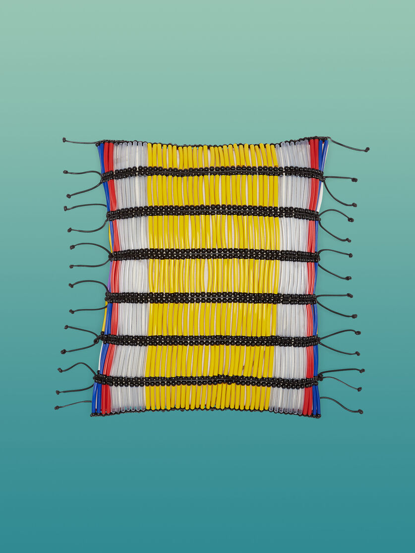 Cojín mediano MARNI MARKET de PVC de color blanco, lila, amarillo, rojo y negro - Muebles - Image 1