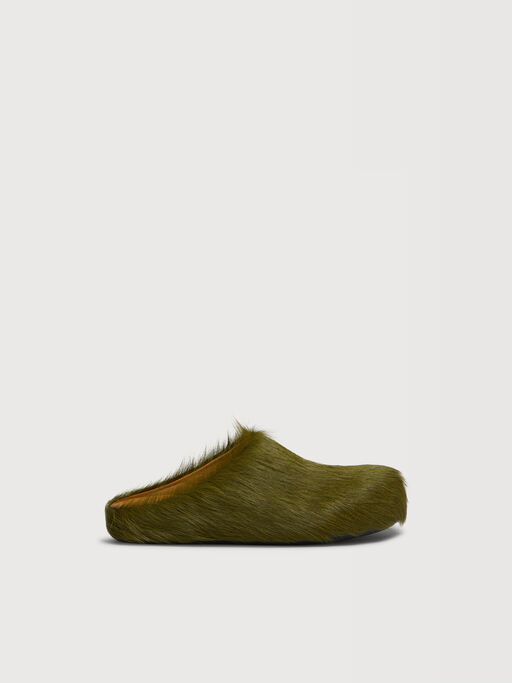 Fussbett sabot in vitello a pelo lungo verde scuro - Sandali