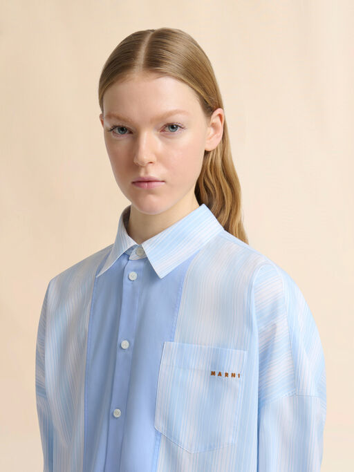 ブルー 無地パネル付きストライプポプリンシャツ - シャツ