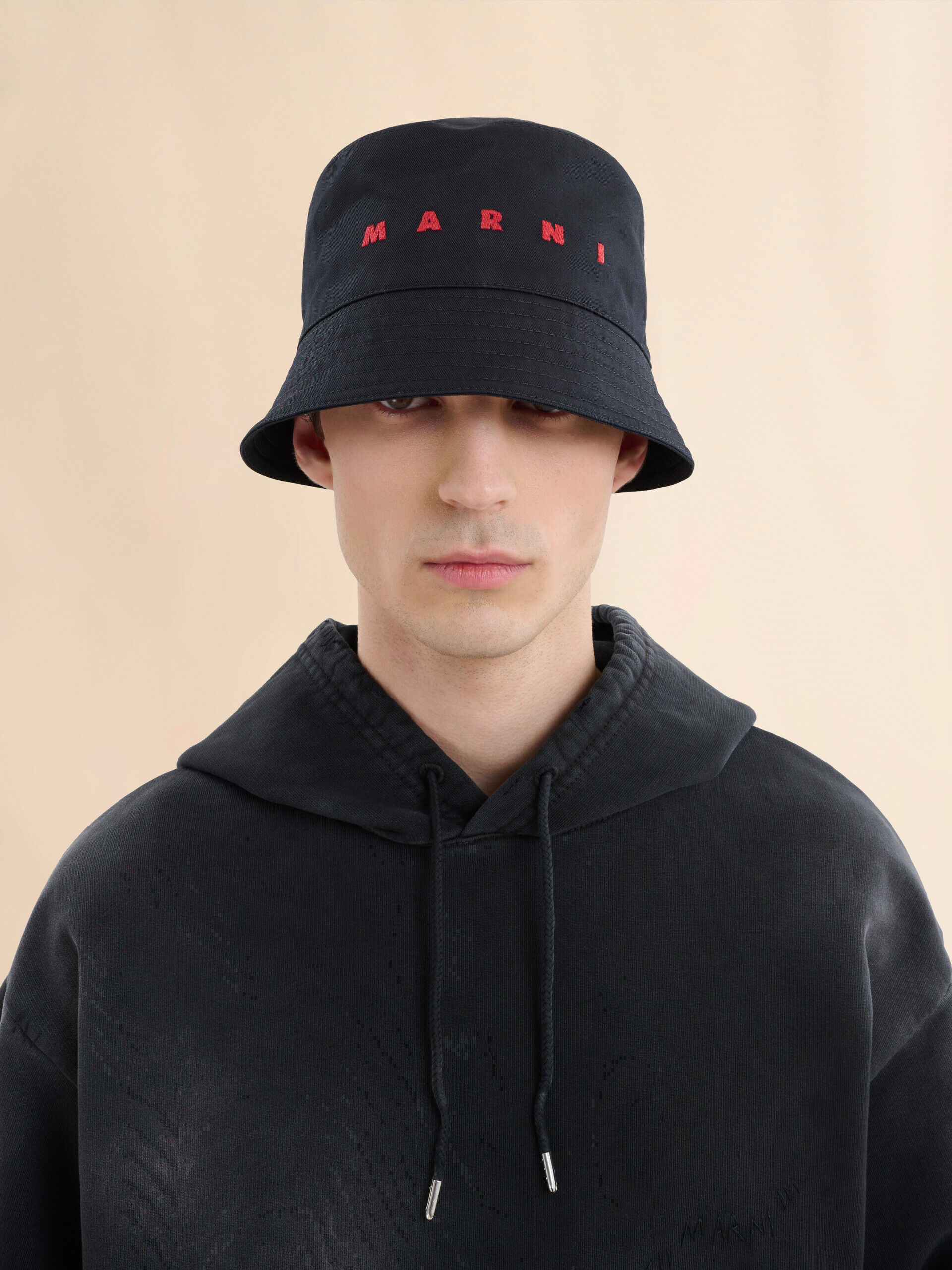 Black organic gabardine bucket hat with embroidered logo | Marni