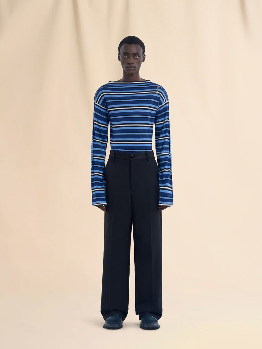 ブラック ウールパンツ、コントラストカラーのウエストバンド - パンツ - Image 2