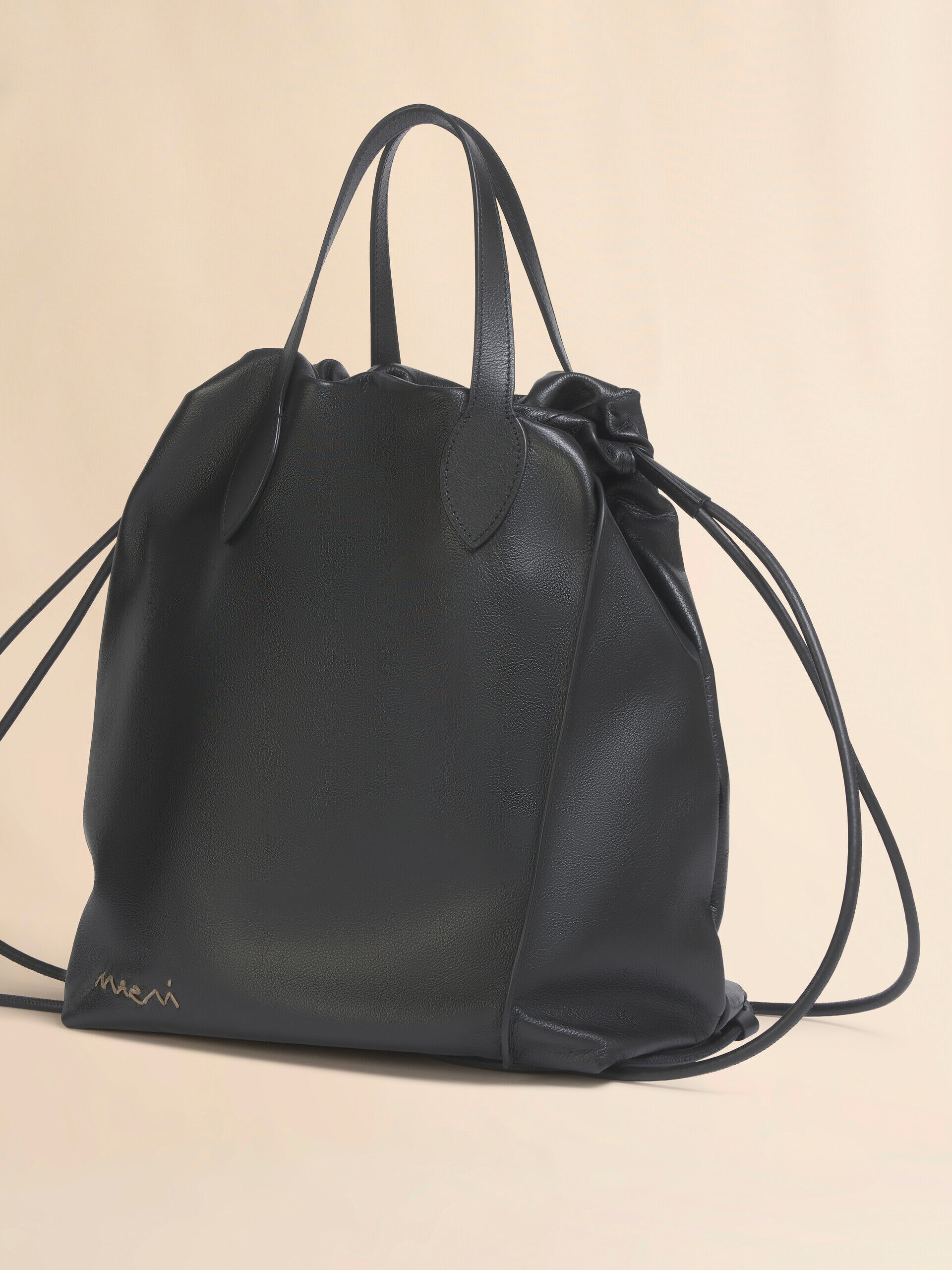 【新品】MARNI　レザ―ハンドバッグ　ブラック Black leather Scrunchie backpack | Marni