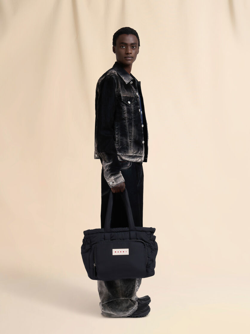 Sac fourre-tout Puff E/W en tissu technique noir - Sacs cabas - Image 2