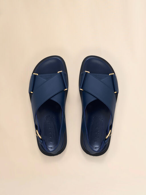 Fussbett aus blauem Leder - Sandalen