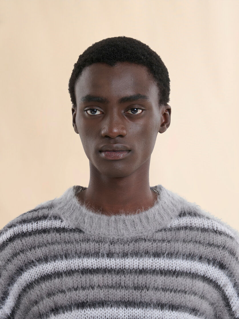Girocollo grigio in mohair a righe - Pullover - Image 4