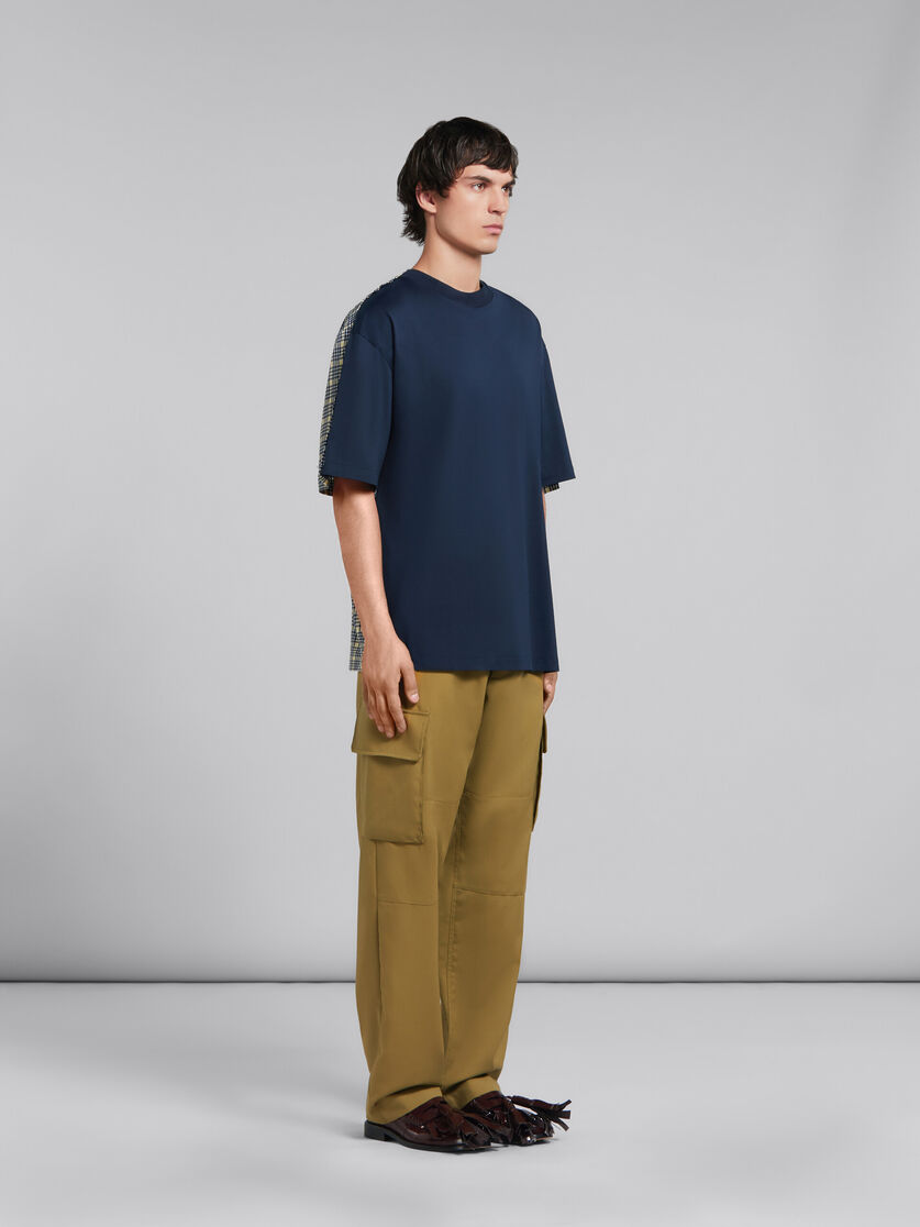 Camiseta azul intenso de algodón ecológico con rayas en la espalda - Camisetas - Image 5