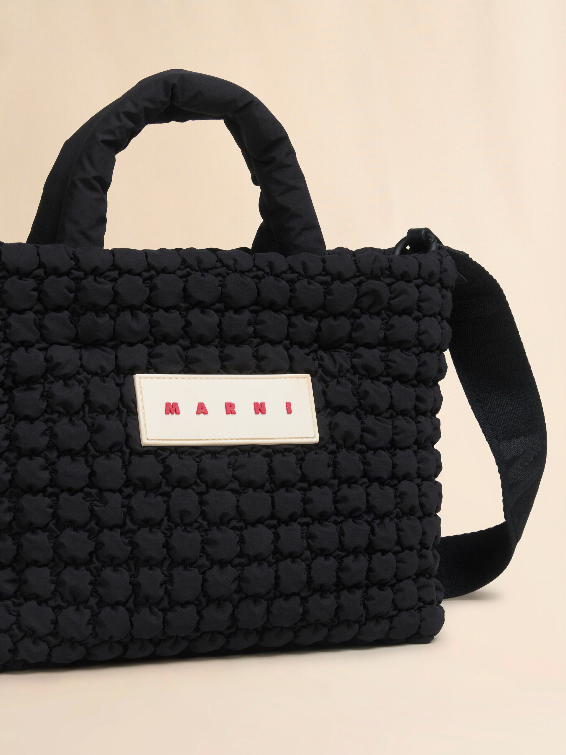 ブラック ナイロン製 Puff スモールトートバッグ | Marni