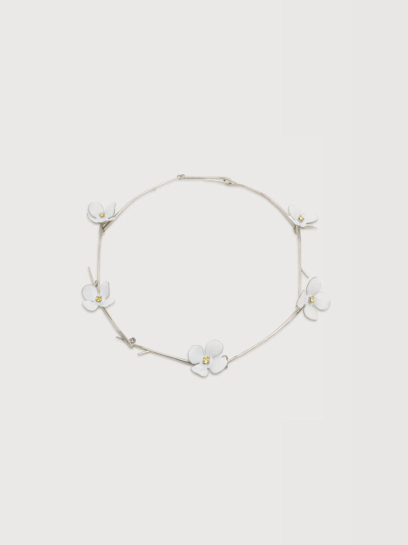 White enamel daisy necklace, Image 1