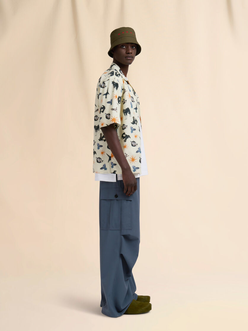 Chemise bowling en coton bleu avec imprimé loups et corbeaux - Chemises - Image 5