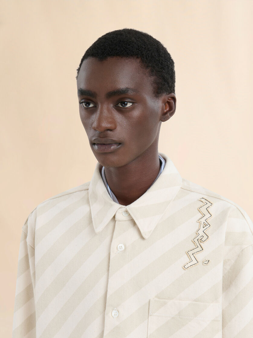 Boxy beige denim shirt - Shirts - Image 4