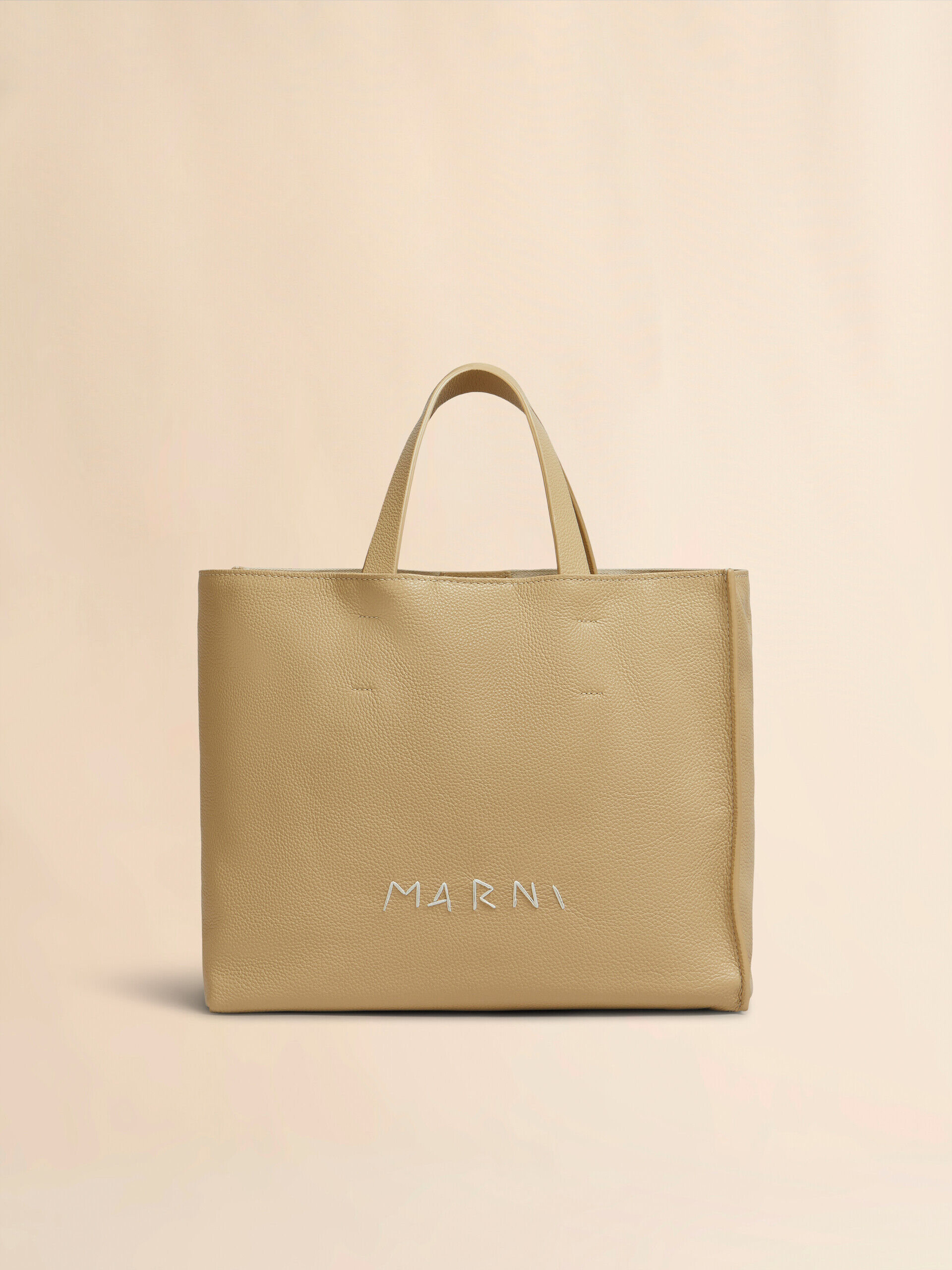 【送料込】MARNI_Museo レザー&ムートン トートバッグ Small white leather Museo hobo bag with patches | Marni
