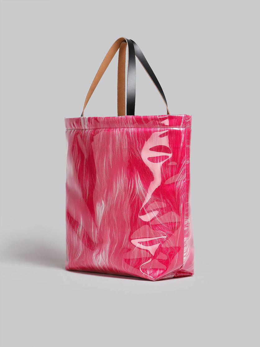 Beschichtete, pinkfarbene Tote Bag aus Kunstfell - Shopper - Image 3