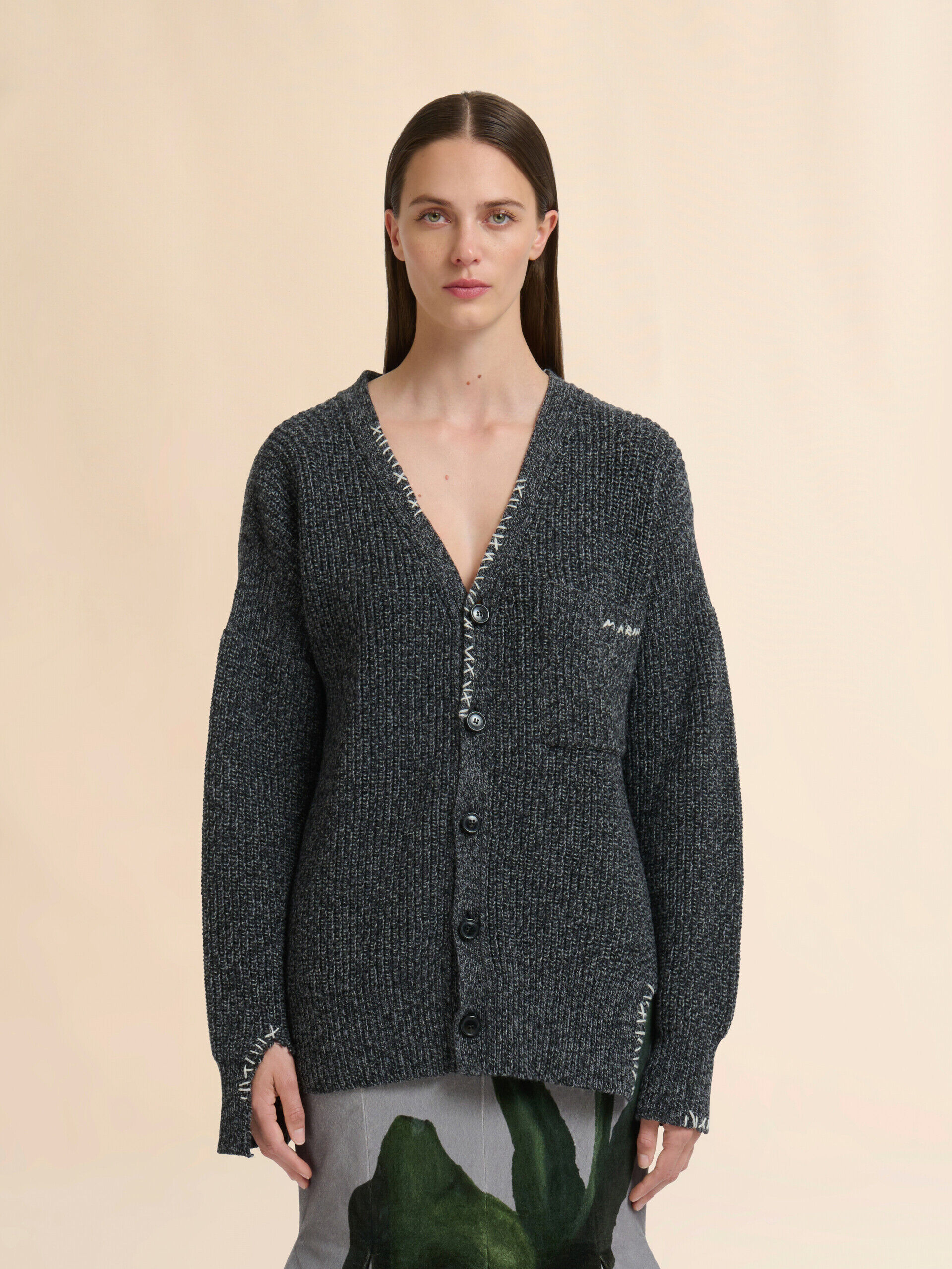 MARNI カシミア混 ロゴ刺繍カーディガン MARNI カシミア混 ロゴ刺繍カーディガン