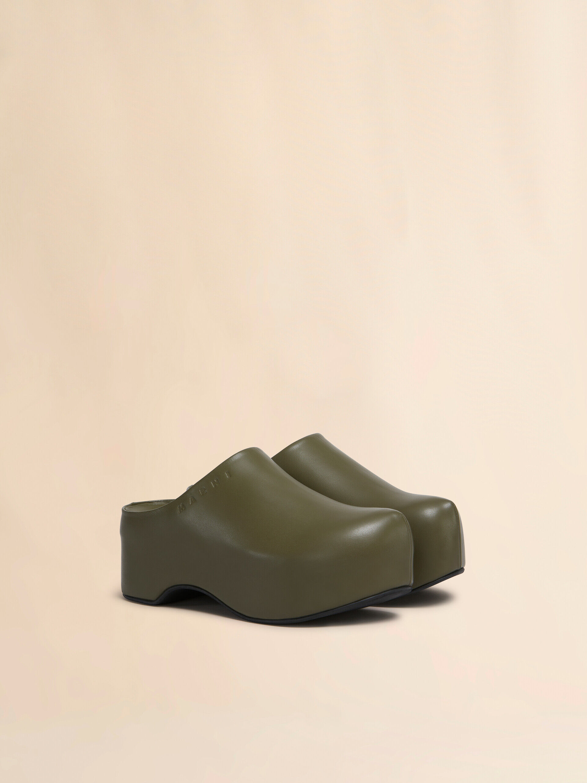 【関税＆送料込み】Marni Leather Sabot Marni Fussbett Sabot Grained Leather Black – LESS 17