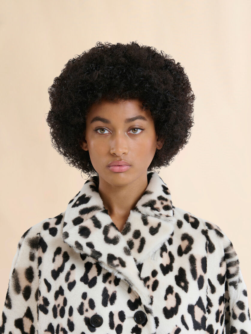 Shorn shearling cape with animalier print - Jackets - Image 4