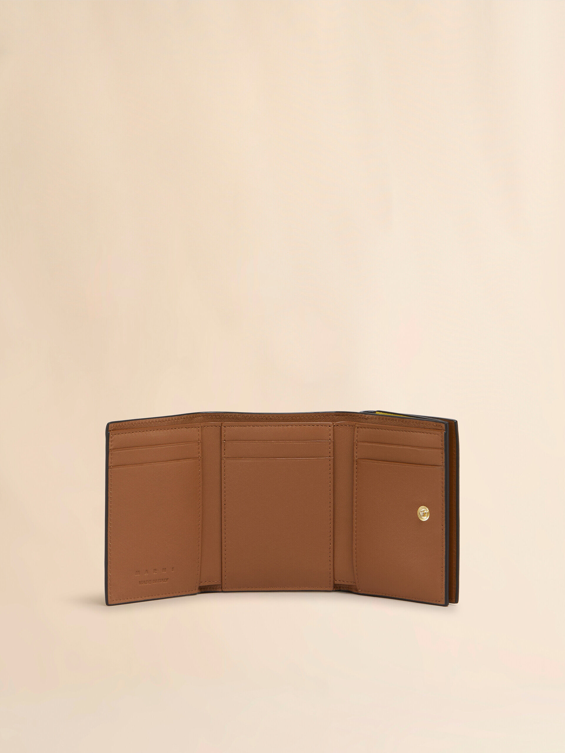 【GoeGoe】MARNI ロゴウォレット ルー レザー製三つ折りウォレット、マルニシンボルロゴ入り | Marni