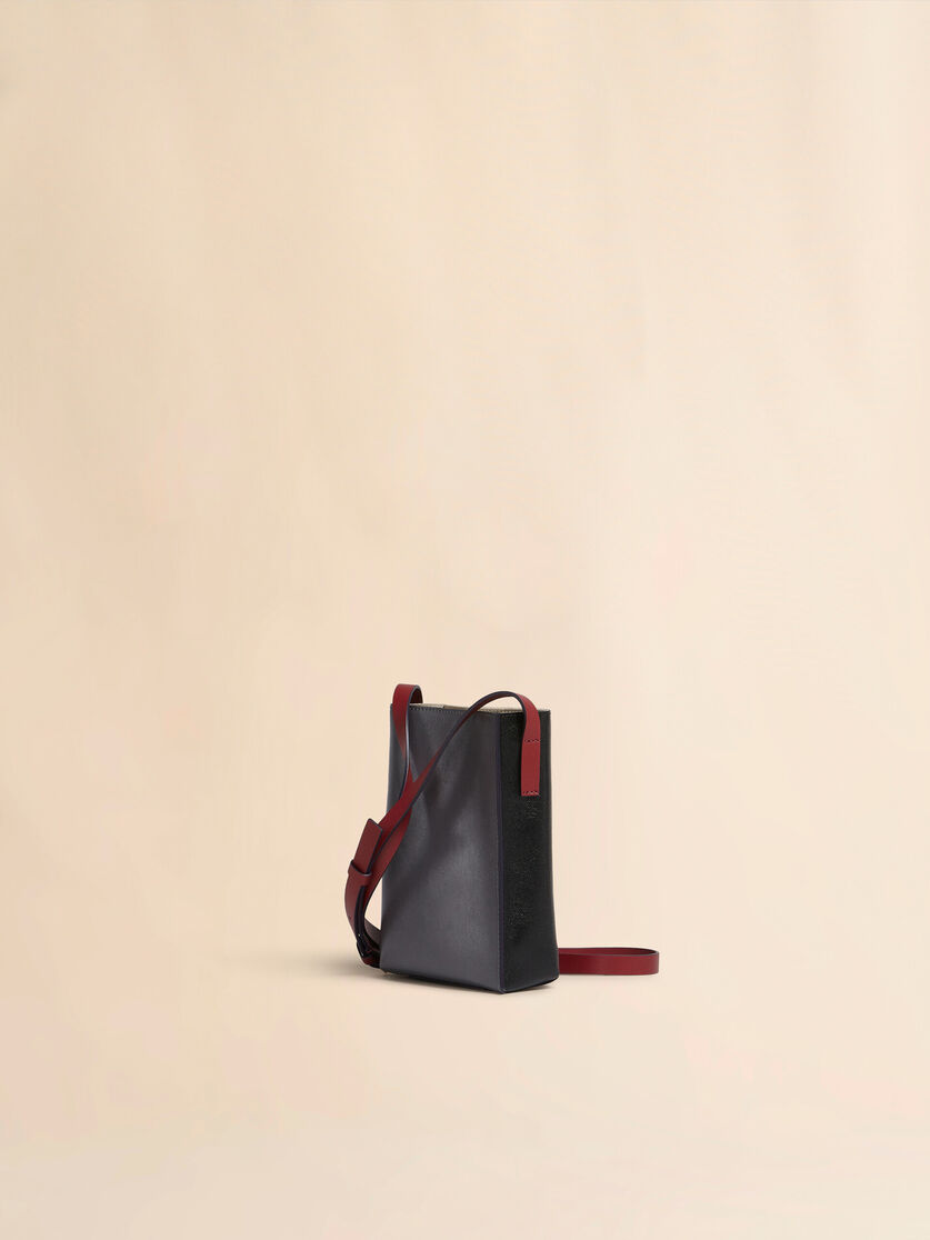 グリーン、ブラック レザー製Museo Softナノバッグ, Image 2