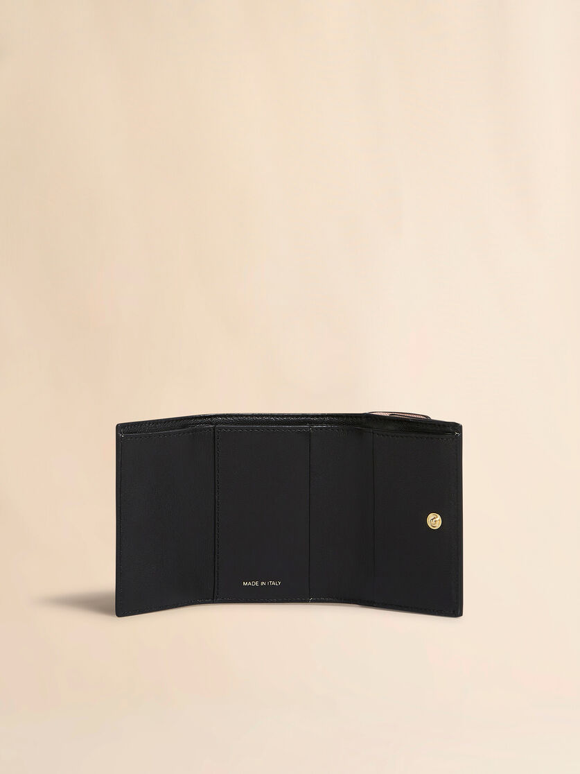 Portafoglio tri-fold in pelle saffiano verde, bianca e marrone - Portafogli - Image 2
