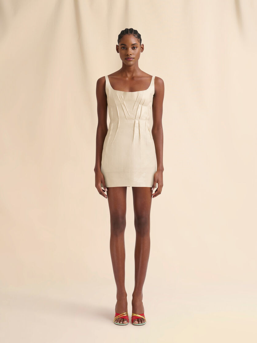 Cremefarbenes Minikleid aus Nappa mit Abnähern - Kleider - Image 2