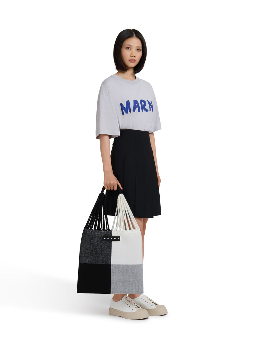 MARNI MARKET ポリエステル ショッピングバッグ ハンモック風ハンドル付き グレー/ターコイズ/レッド - ハンドバッグ - Image 2