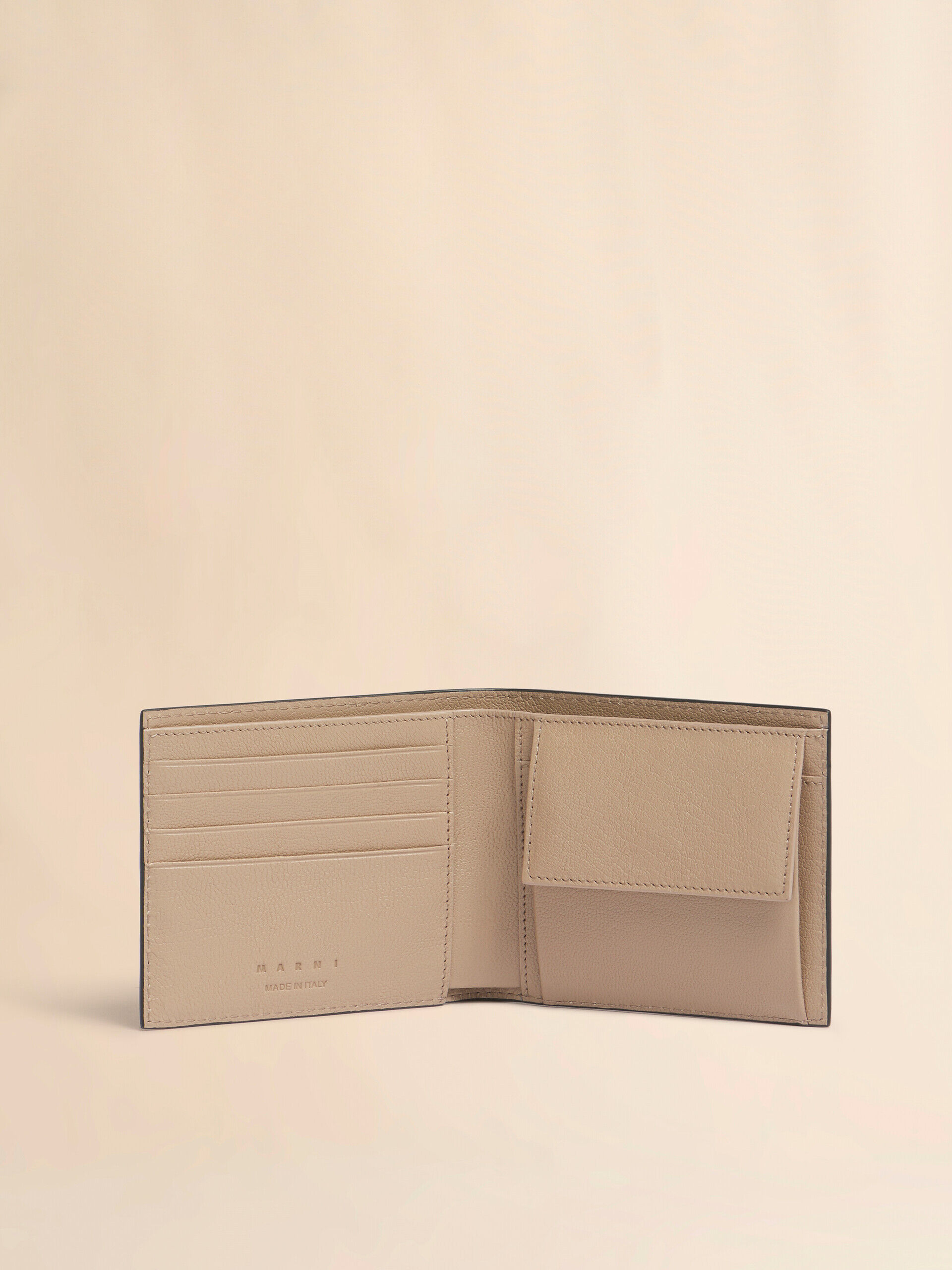 ブルー レザー製二つ折りウォレット、コントラストステッチ入り | Marni