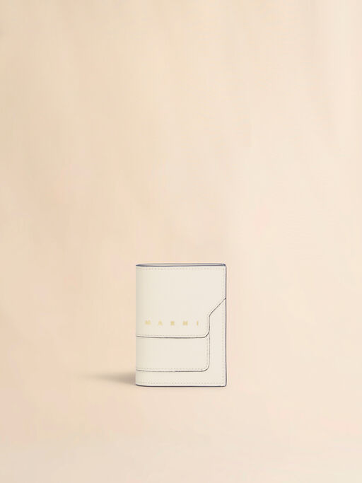 ホワイト サフィアーノレザー二つ折りウォレット - 財布