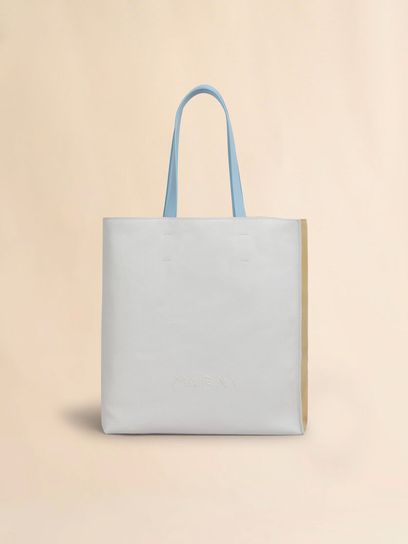 Große Tote Bag Museo Soft aus weißem und beigefarbenem Leder mit Marni Symbol Stickerei - Shopper - Image 1
