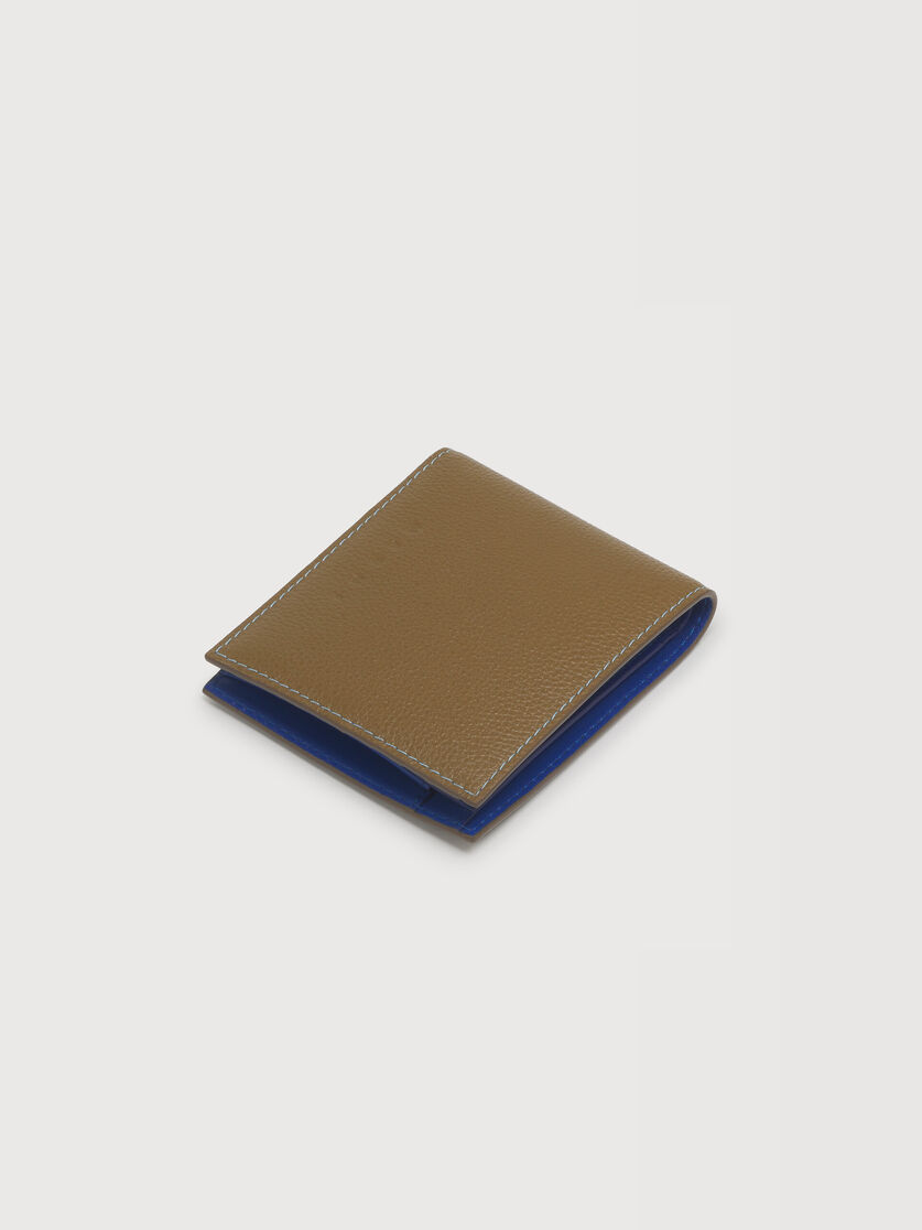 Light brown leather bifold wallet with contrast stitching, Image 5