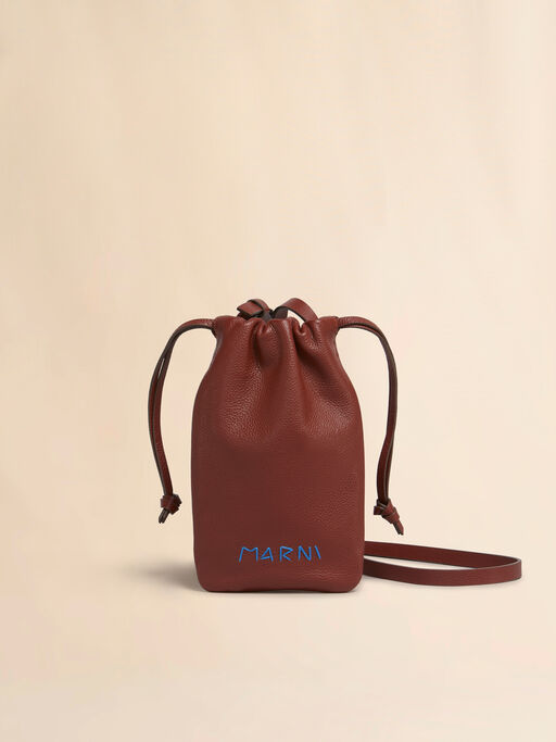 Marni Mending 디테일 브라운 가죽 드로스트링 폰 홀더 - 지갑 & 소형 가죽 제품
