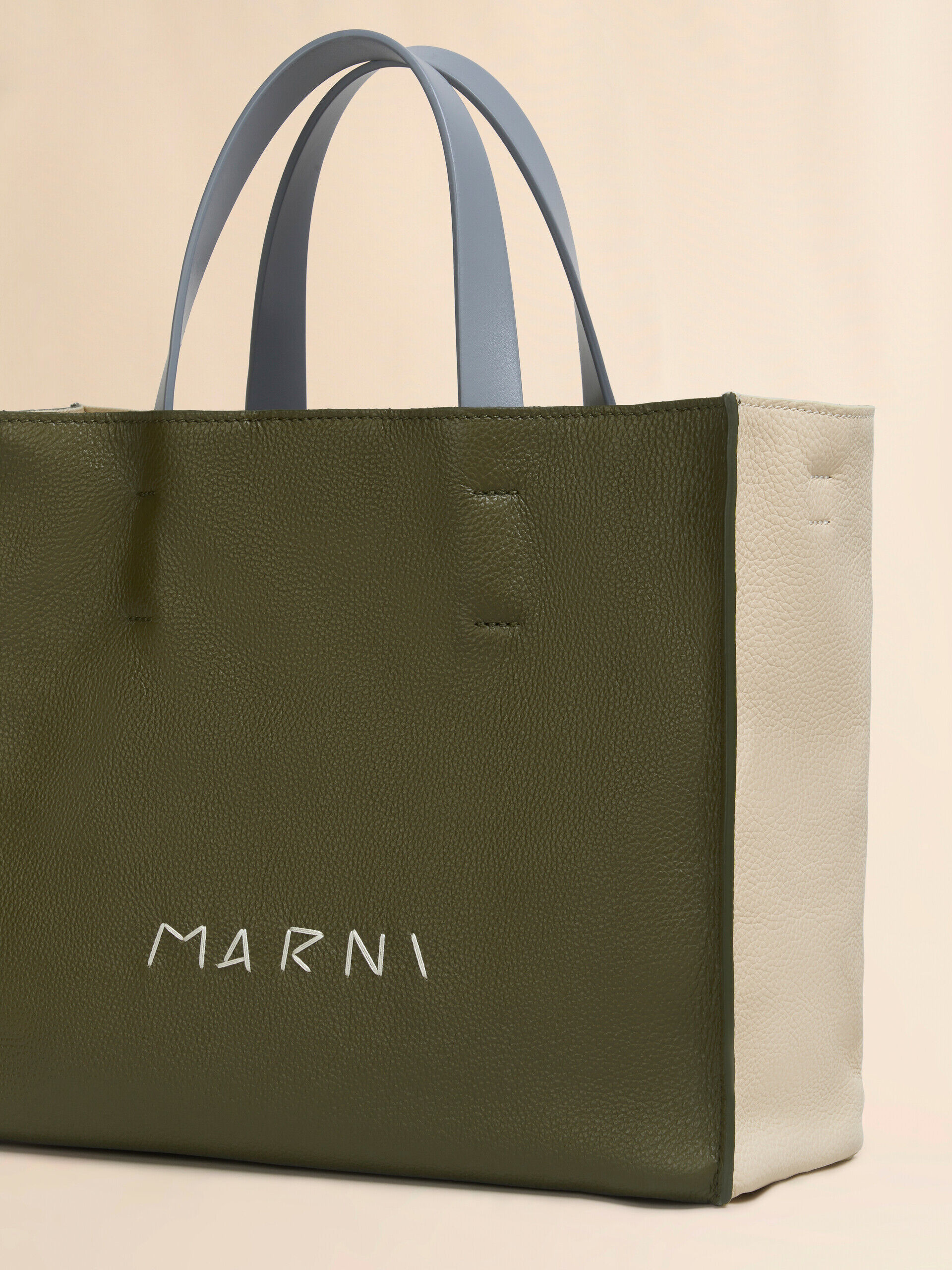 【関税込み】MARNI Handbags eadcfa227afl6yb00f2ftqxczupqou
