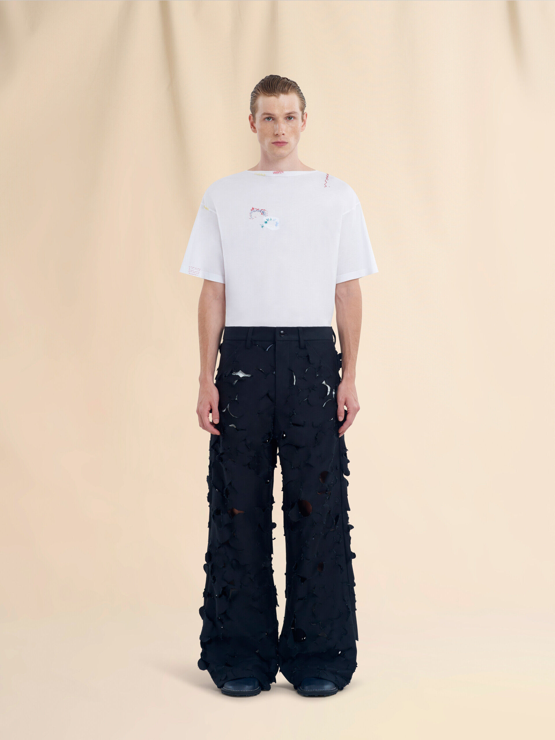 MARNI コットン混 パンツ ブラック コットンカーゴパンツ、カットアウトディテール入り